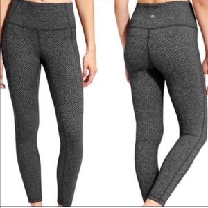 {Athleta} Criss Cross Power Up 7/8 Leggings